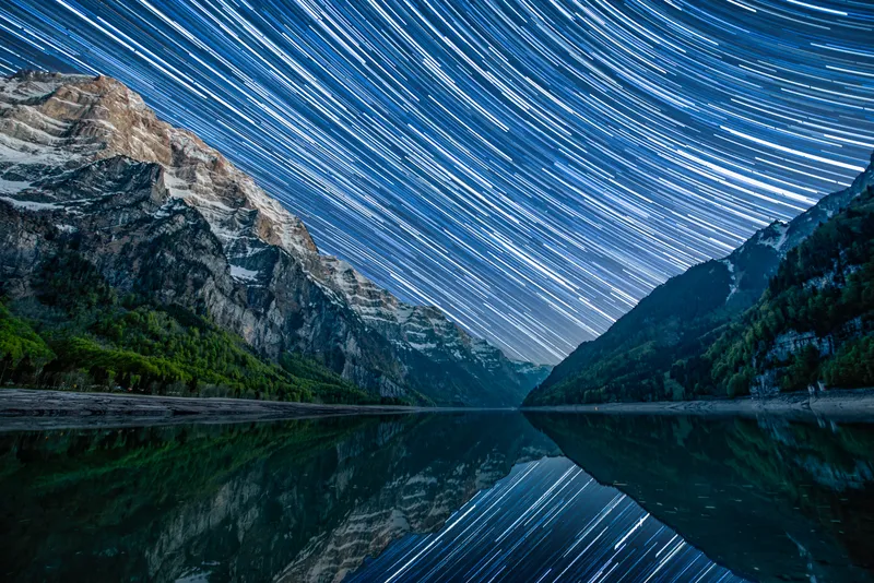 Sternspuren über dem Klöntalersee
